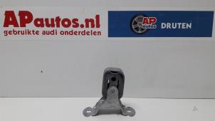 Używane Wspornik ukladu wydechowego Audi Q7 (4LB) Cena € 9,99 Procedura marży oferowane przez AP Autos