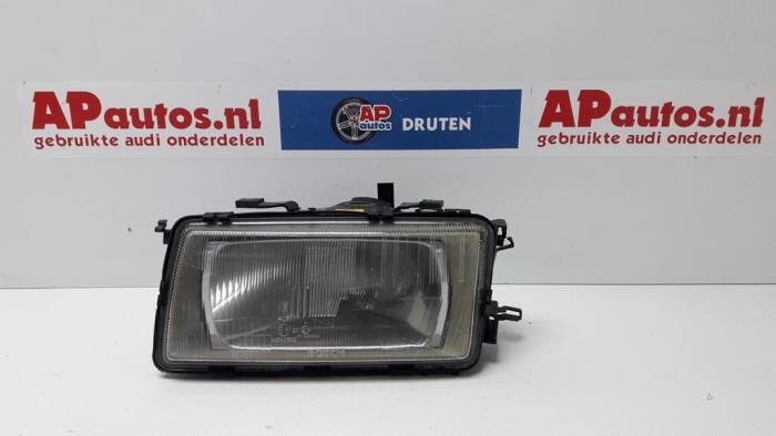 Headlight, left from a Audi 80 (B3) 1.8 1988