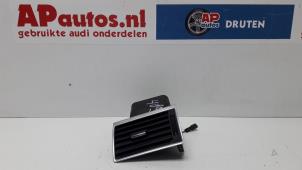 Gebrauchte Luftgitter Armaturenbrett Audi A8 (D3) 6.0 W12 48V Quattro Preis € 25,00 Margenregelung angeboten von AP Autos