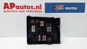 Usados Caja de fusibles Audi A3 Sportback (8PA) 1.6 Precio € 30,00 Norma de margen ofrecido por AP Autos