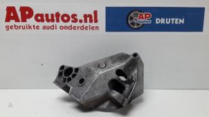 Używane Wspornik silnika Audi TT Roadster (8N9) 1.8 T 20V Quattro Cena € 35,00 Procedura marży oferowane przez AP Autos