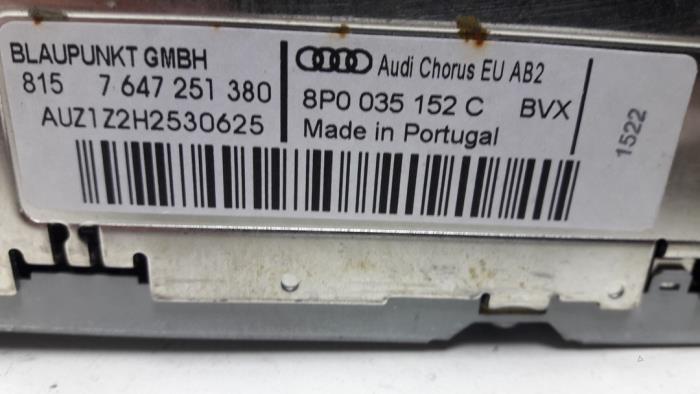 Reproductor de CD y radio de un Audi A3 (8P1) 1.9 TDI 2008