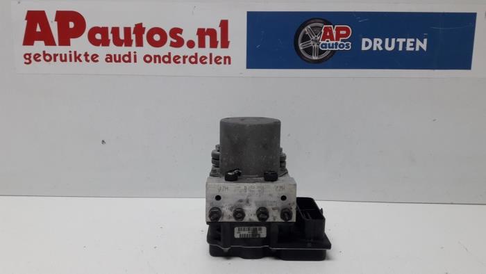 ABS pump from a Audi A4 (B7) 2.0 20V 2005