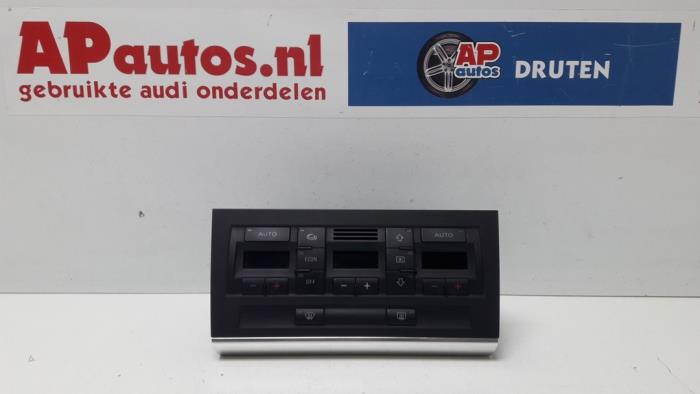 Używane Panel climatronic Audi A4 (B7) 2.0 20V Cena € 29,99 Procedura marży oferowane przez AP Auto's