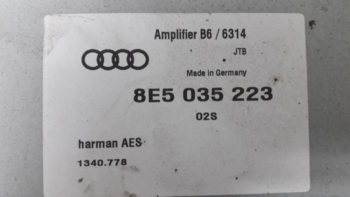 Amplificador de antena de un Audi A4 (B7) 2.0 20V 2005