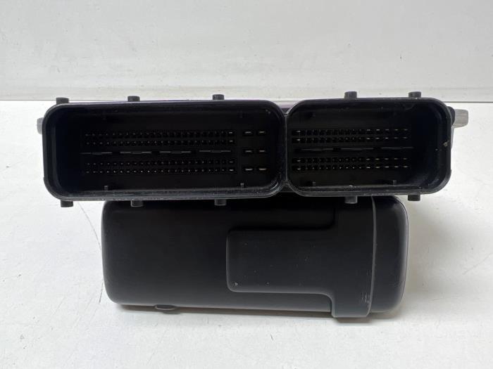 Engine management computer from a Audi A4 Avant (B8) 1.8 TFSI 16V 2008