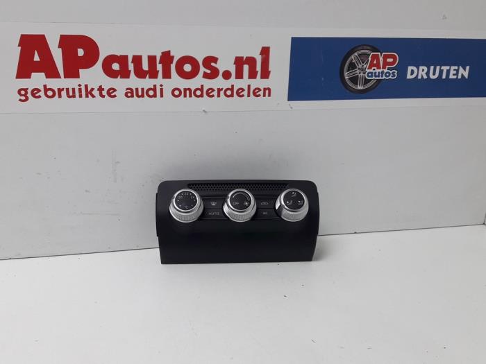 Używane Panel climatronic Audi A1 (8X1/8XK) 1.2 TFSI Cena € 29,99 Procedura marży oferowane przez AP Auto's