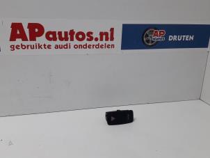Usagé Bouton de warning Audi A1 (8X1/8XK) 1.2 TFSI Prix € 14,99 Règlement à la marge proposé par AP Autos
