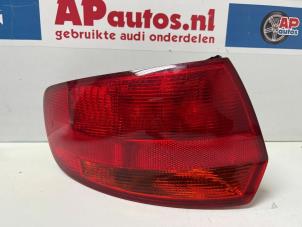 Usados Luz trasera izquierda Audi A3 Sportback (8PA) 1.6 Precio € 45,00 Norma de margen ofrecido por AP Autos