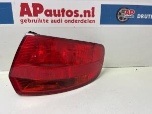 Usados Luz trasera derecha Audi A3 Sportback (8PA) 1.6 Precio € 45,00 Norma de margen ofrecido por AP Autos