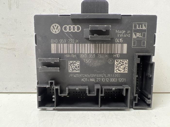 Module verrouillage central des portes d'un Audi A1 (8X1/8XK) 1.2 TFSI 2013