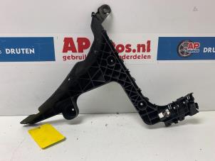 Usagé Support pare-chocs arrière gauche Audi A3 Sportback (8PA) 1.6 Prix € 19,99 Règlement à la marge proposé par AP Autos