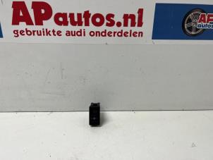 Usados Interruptor de regulador de altura Audi A4 (B5) 1.6 Precio € 10,00 Norma de margen ofrecido por AP Autos
