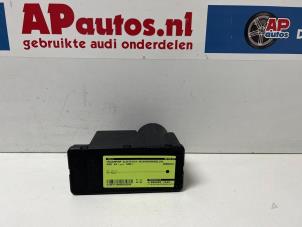 Usados Bomba de vacío de cierre centralizado eléctrico Audi A4 (B5) 1.6 Precio € 50,00 Norma de margen ofrecido por AP Autos
