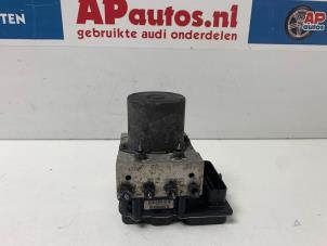 Used ABS pump Audi A4 Avant (B8) 3.0 TDI V6 24V Quattro Price € 199,99 Margin scheme offered by AP Autos