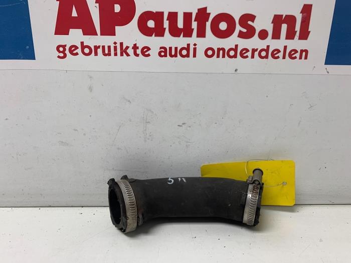 Usagé Tuyau intercooler Audi A4 Avant (B7) 2.5 TDI V6 24V Prix € 19,99 Règlement à la marge proposé par AP Auto's