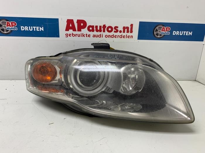 Używane Reflektor prawy Audi A4 Avant (B7) 2.5 TDI V6 24V Cena € 249,99 Procedura marży oferowane przez AP Auto's