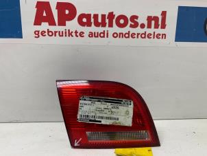 Używane Tylne swiatlo pozycyjne lewe Audi A3 Sportback (8PA) 1.6 FSI 16V Cena € 14,99 Procedura marży oferowane przez AP Autos