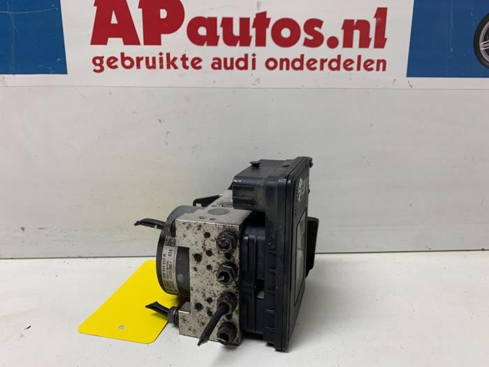 ABS pump from a Audi A3 Sportback (8VA/8VF) 1.4 TFSI 16V 2013
