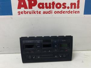 Używane Panel sterowania nagrzewnicy Audi A4 Avant Quattro (B6) 3.0 V6 30V Cena € 74,99 Procedura marży oferowane przez AP Autos