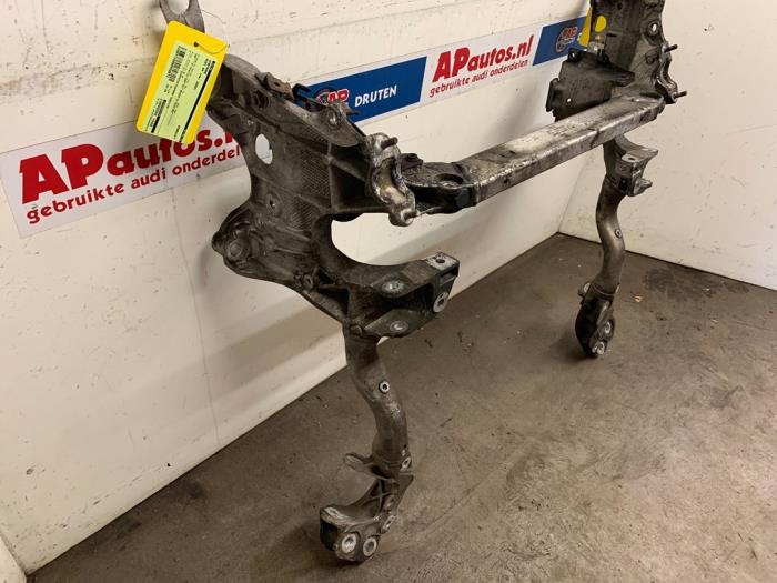 Subframe from a Audi A4 Avant (B8) 3.0 TDI V6 24V Quattro 2008