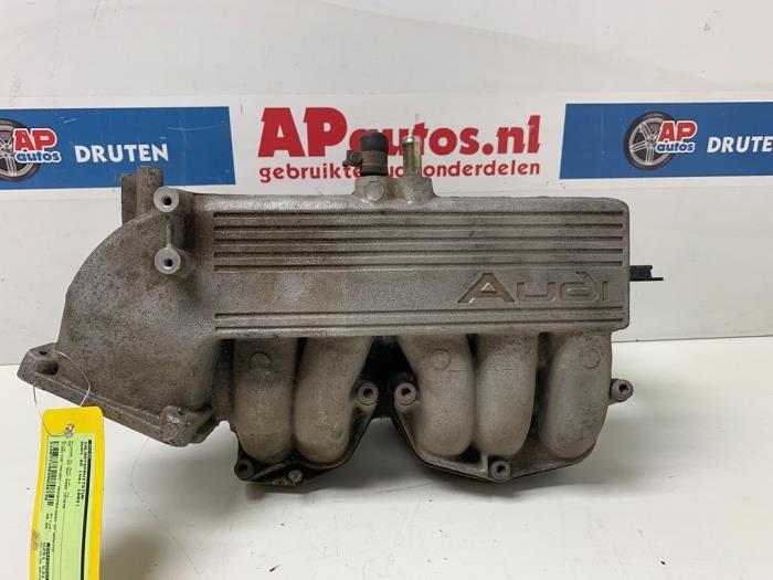 Używane Kolektor dolotowy Audi Cabrio (B4) 2.3 E Cena € 49,99 Procedura marży oferowane przez AP Auto's