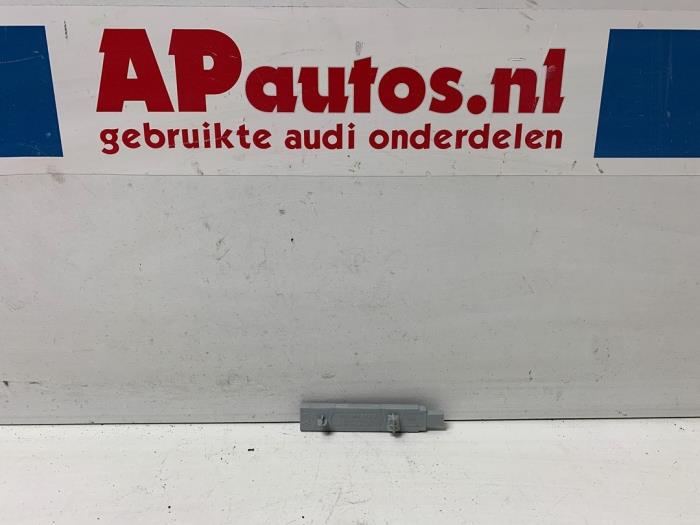 Gebrauchte Keyless Entry-Antenne Audi A3 Sportback (8VA/8VF) 2.0 TDI 16V Quattro Preis € 9,99 Margenregelung angeboten von AP Auto's