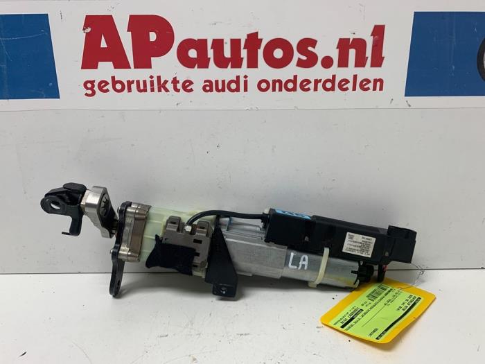 Używane Silnik tylnej klapy Audi Q5 (8RB) 2.0 TFSI 16V Quattro Cena € 174,99 Procedura marży oferowane przez AP Auto's