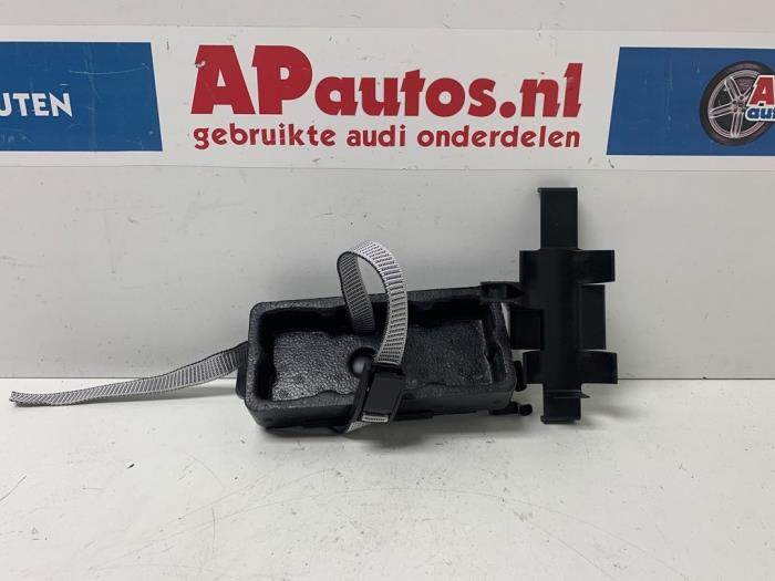 Usagé Divers Audi A3 Sportback (8VA/8VF) 1.0 30 TFSI 12V Prix € 14,99 Règlement à la marge proposé par AP Auto's