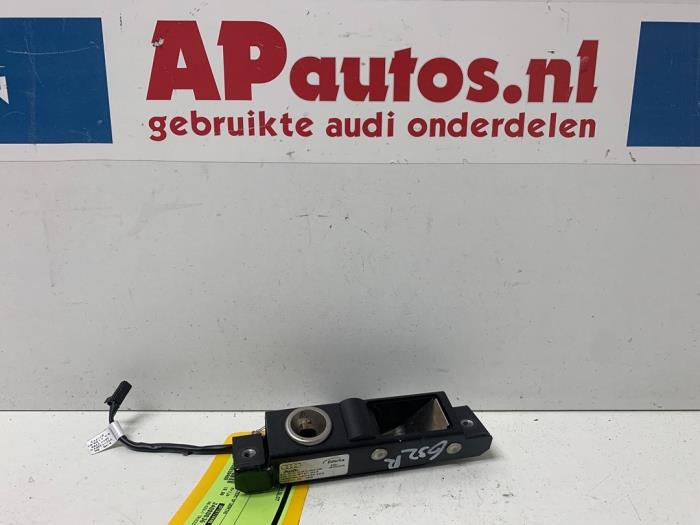 Używane Blokada dachu cabrio Audi A3 Cabriolet (8P7) 1.8 TFSI 16V Cena € 19,99 Procedura marży oferowane przez AP Auto's