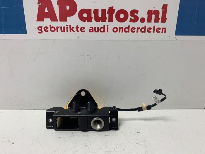 Używane Blokada dachu cabrio Audi A3 Cabriolet (8P7) 1.8 TFSI 16V Cena € 19,99 Procedura marży oferowane przez AP Auto's