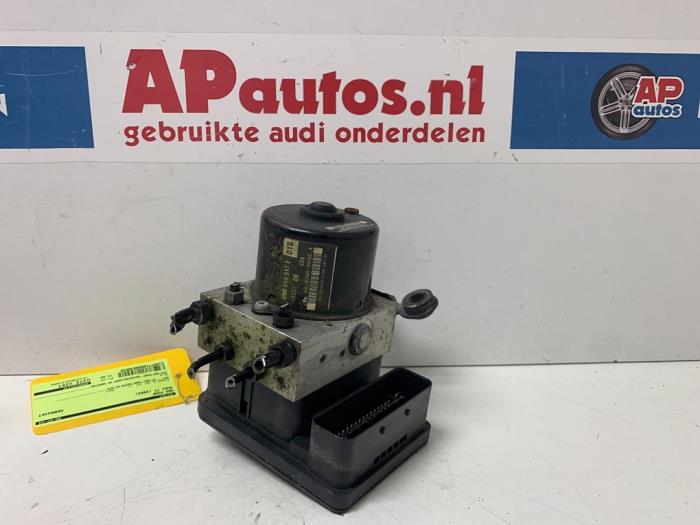 Używane Pompa ABS Audi TT Roadster (8N9) 1.8 T 20V Quattro Cena € 59,99 Procedura marży oferowane przez AP Auto's