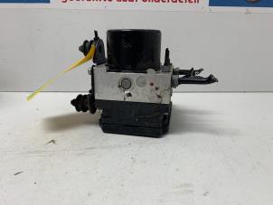 Bloc ABS d'un Audi TT Roadster (8J9) 1.8 TFSI 16V 2011