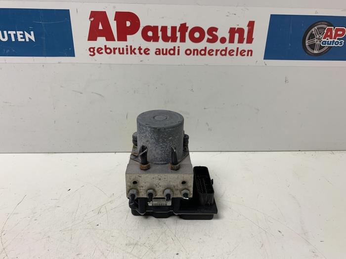 Usagé Bloc ABS Audi A6 Quattro (C6) 3.0 TDI V6 24V Prix € 149,99 Règlement à la marge proposé par AP Auto's