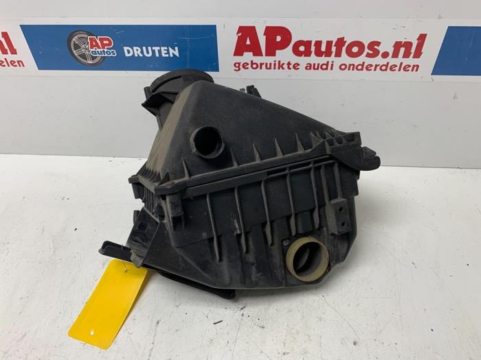 Begagnade Luftfilterhus Audi S4 Avant (B6) S4 4.2 V8 40V Pris € 74,99 Marginaltabell erbjuds av AP Auto's