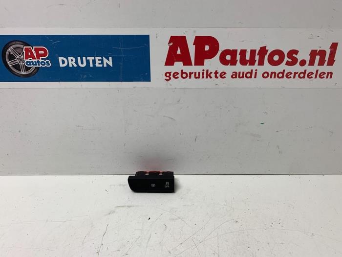 Usados Interruptor ESP Audi A1 Sportback (8XA/8XF) 1.2 TFSI Precio € 14,99 Norma de margen ofrecido por AP Auto's