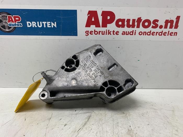 Usagé Support moteur Audi A1 (8X1/8XK) 1.6 TDI 16V Prix € 19,99 Règlement à la marge proposé par AP Auto's
