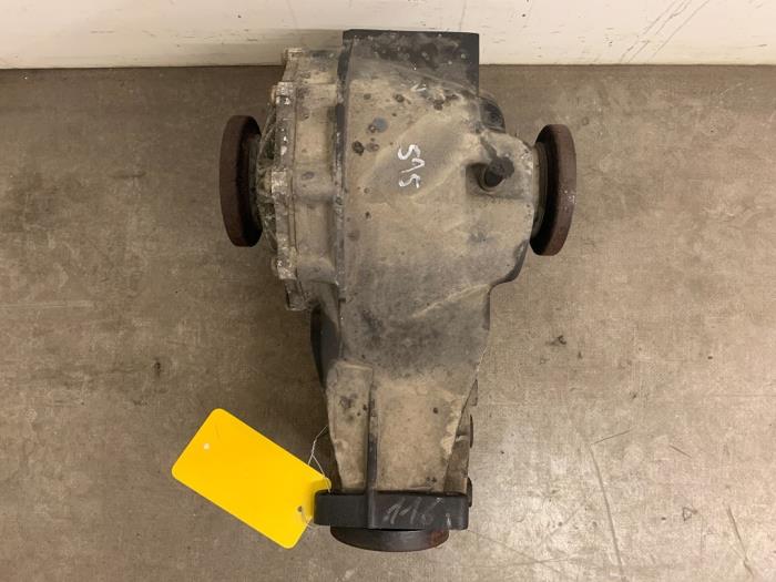 Differential hinten van een Audi A8 (D3) 4.2 V8 40V Quattro 2003