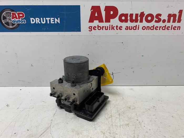 Używane Pompa ABS Audi A4 Avant (B8) 1.8 TFSI 16V Cena € 149,99 Procedura marży oferowane przez AP Auto's
