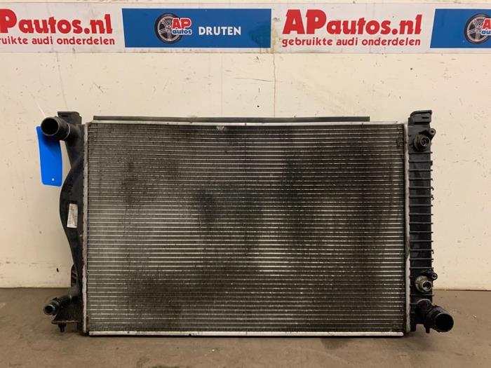 Usagé Radiateur Audi A6 Avant (C6) 2.4 V6 24V Prix € 49,99 Règlement à la marge proposé par AP Auto's
