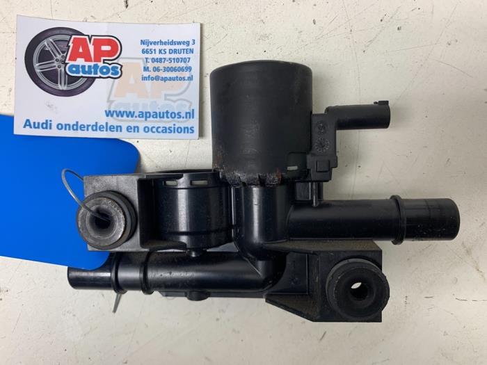 Begagnade Bränsletrycksregulator Audi A3 Sportback (8VA/8VF) 1.4 TFSI 16V e-tron Pris € 99,99 Marginaltabell erbjuds av AP Auto's