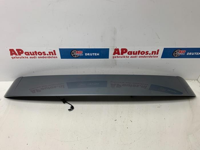 Tailgate spoiler