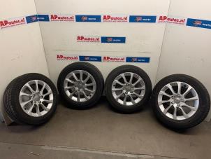 Używane Zestaw obreczy i opon zimowych Audi A3 Sportback (8PA) 1.4 TFSI 16V Cena € 299,99 Procedura marży oferowane przez AP Auto's
