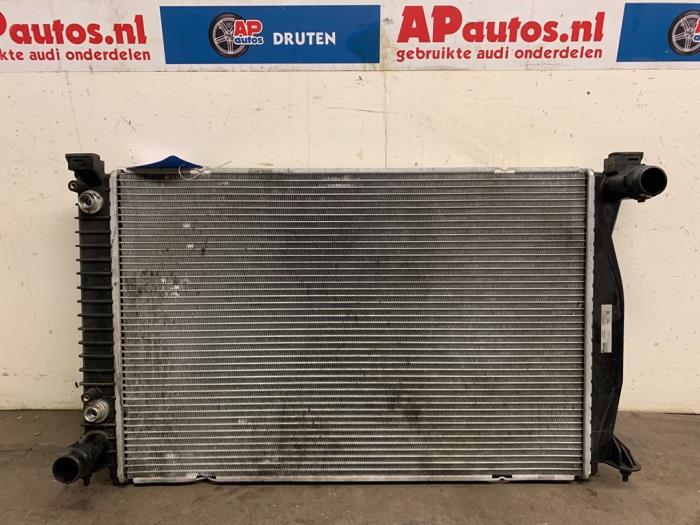 Usagé Radiateur Audi A6 Avant (C6) 4.2 V8 40V Quattro Prix € 74,99 Règlement à la marge proposé par AP Auto's