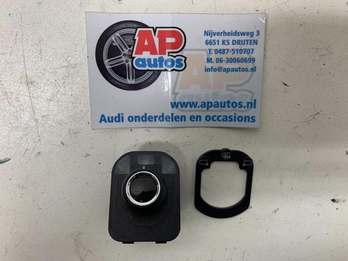 Wing mirror switch