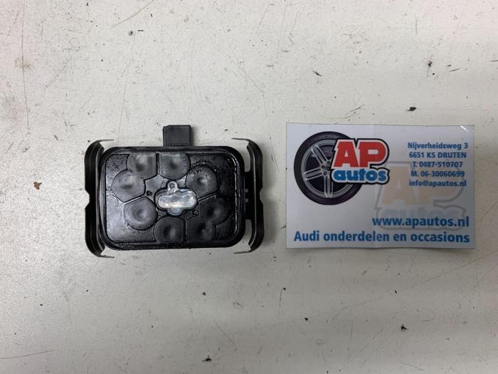 Begagnade Regnsensor Volkswagen Phaeton (3D) 3.0 V6 TDI 24V 4Motion Pris € 49,99 Marginaltabell erbjuds av AP Auto's