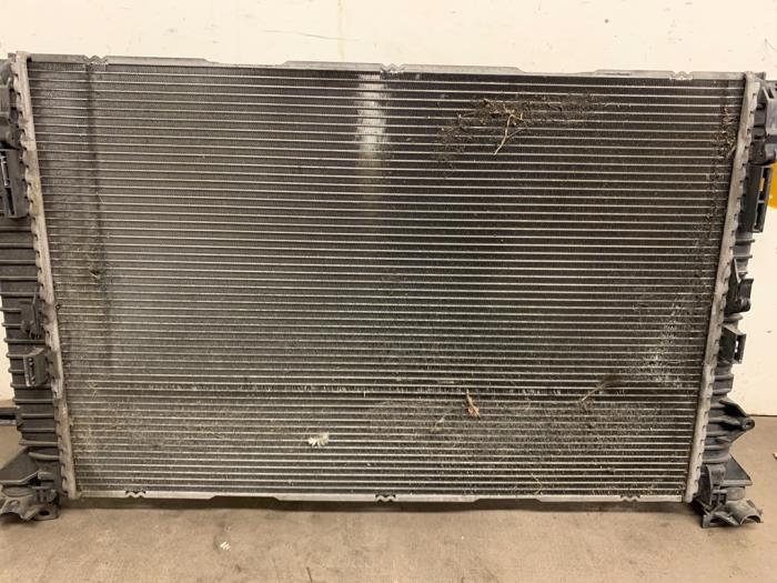 Radiator from a Audi A4 Avant (B8) 1.8 TFSI 16V 2010