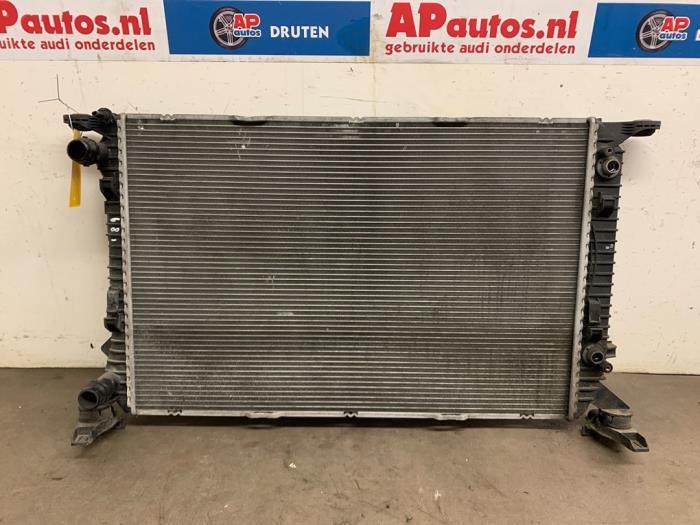 Usagé Radiateur Audi A4 Avant (B8) 1.8 TFSI 16V Prix € 74,99 Règlement à la marge proposé par AP Auto's
