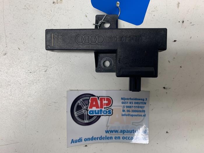 Używane Keyless Entry-Antena Audi Q5 (8RB) 2.0 TFSI 16V Quattro Cena € 9,99 Procedura marży oferowane przez AP Auto's