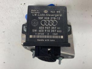 Ordinateur éclairage d'un Audi A8 (D3) 3.7 V8 40V Quattro 2004